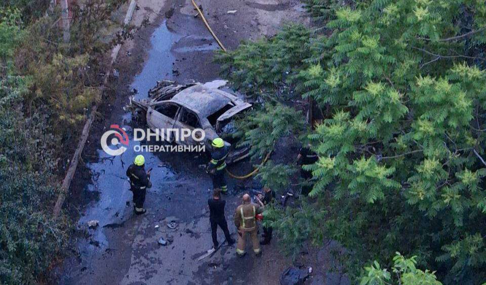 Авто взорвалось на Рабочей