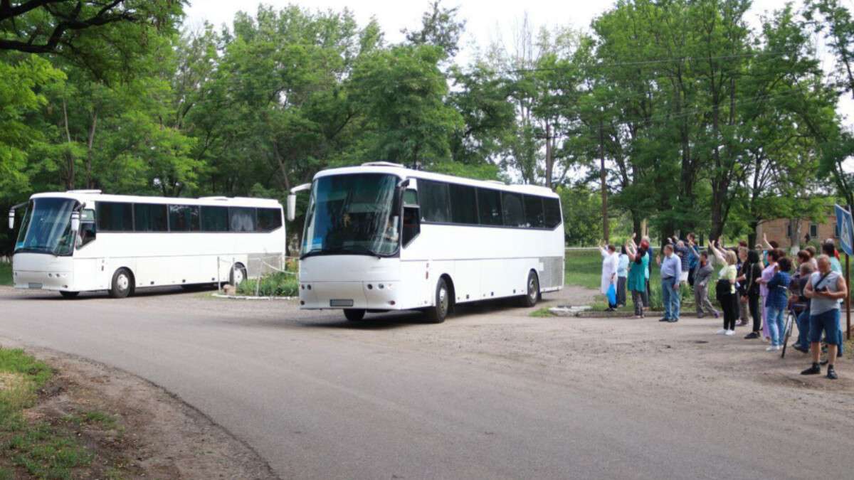 Евакуація з прифронтових районів Дніпропетровщини триває